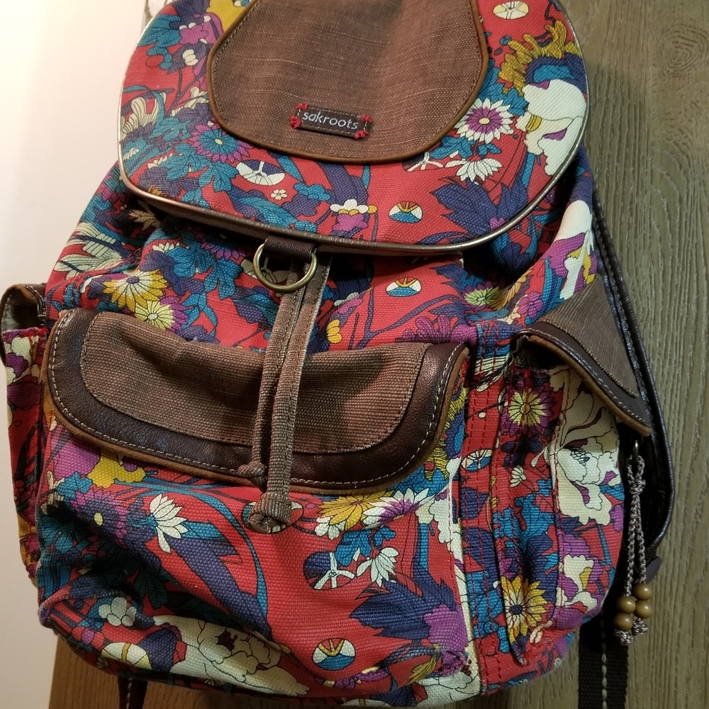 Backpack sakroots. Slightly used. Multicolored